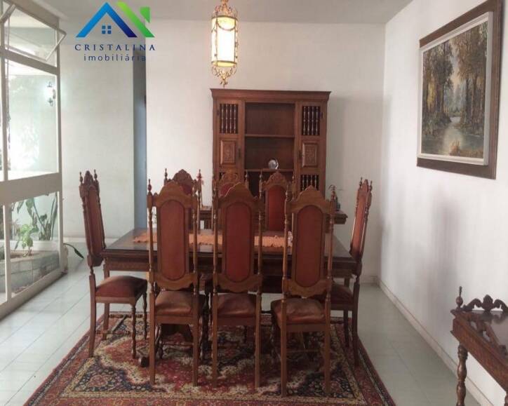 Comprar casa térrea no Jardim Ana Maria Jundiaí SP 4 dormitórios sendo 2 suítes, área do terreno 577 m²